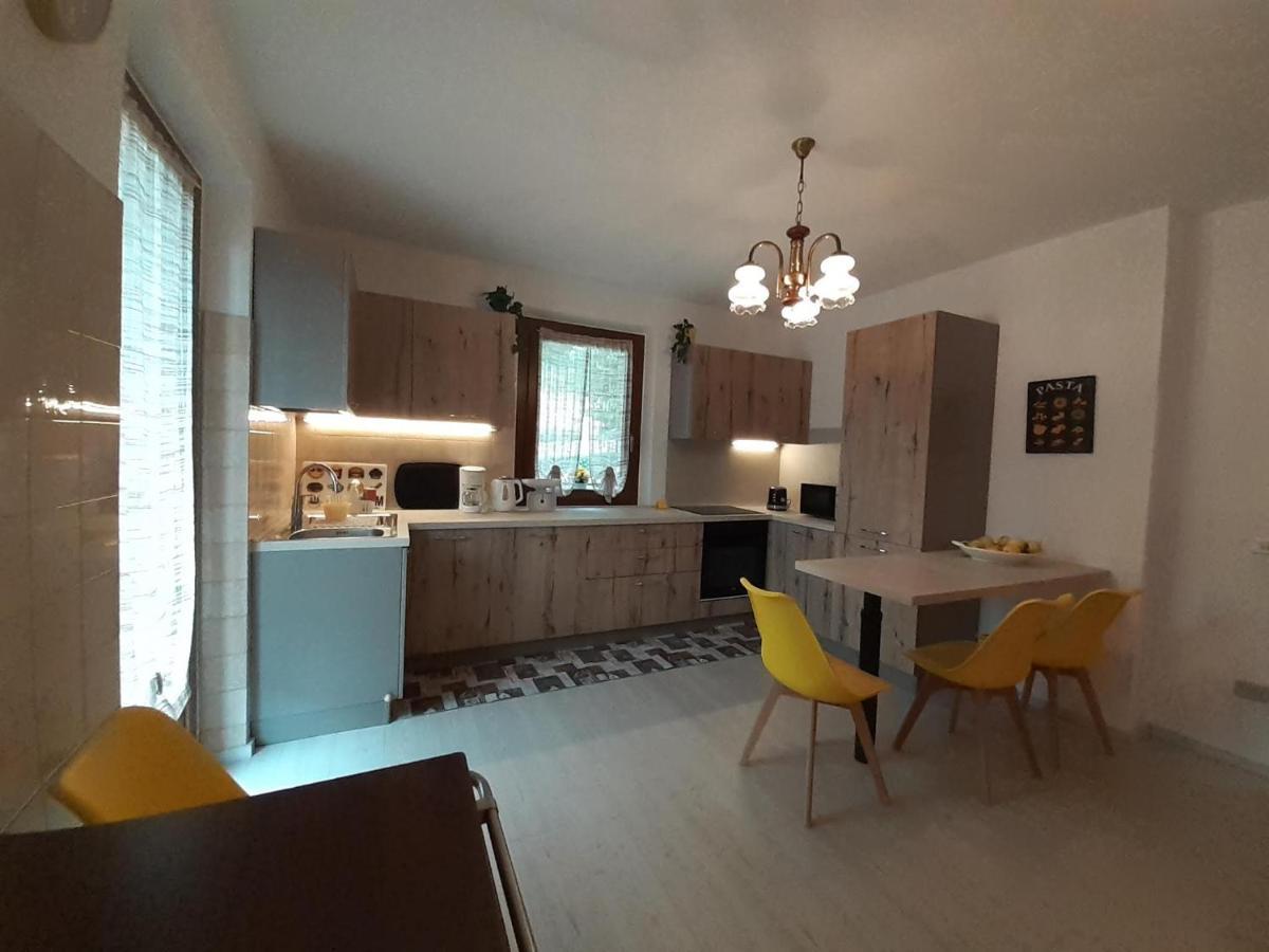 Ca' Albano Apartment Mezzolago Bagian luar foto