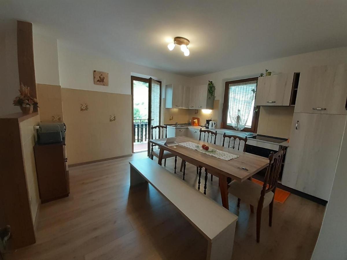 Ca' Albano Apartment Mezzolago Bagian luar foto