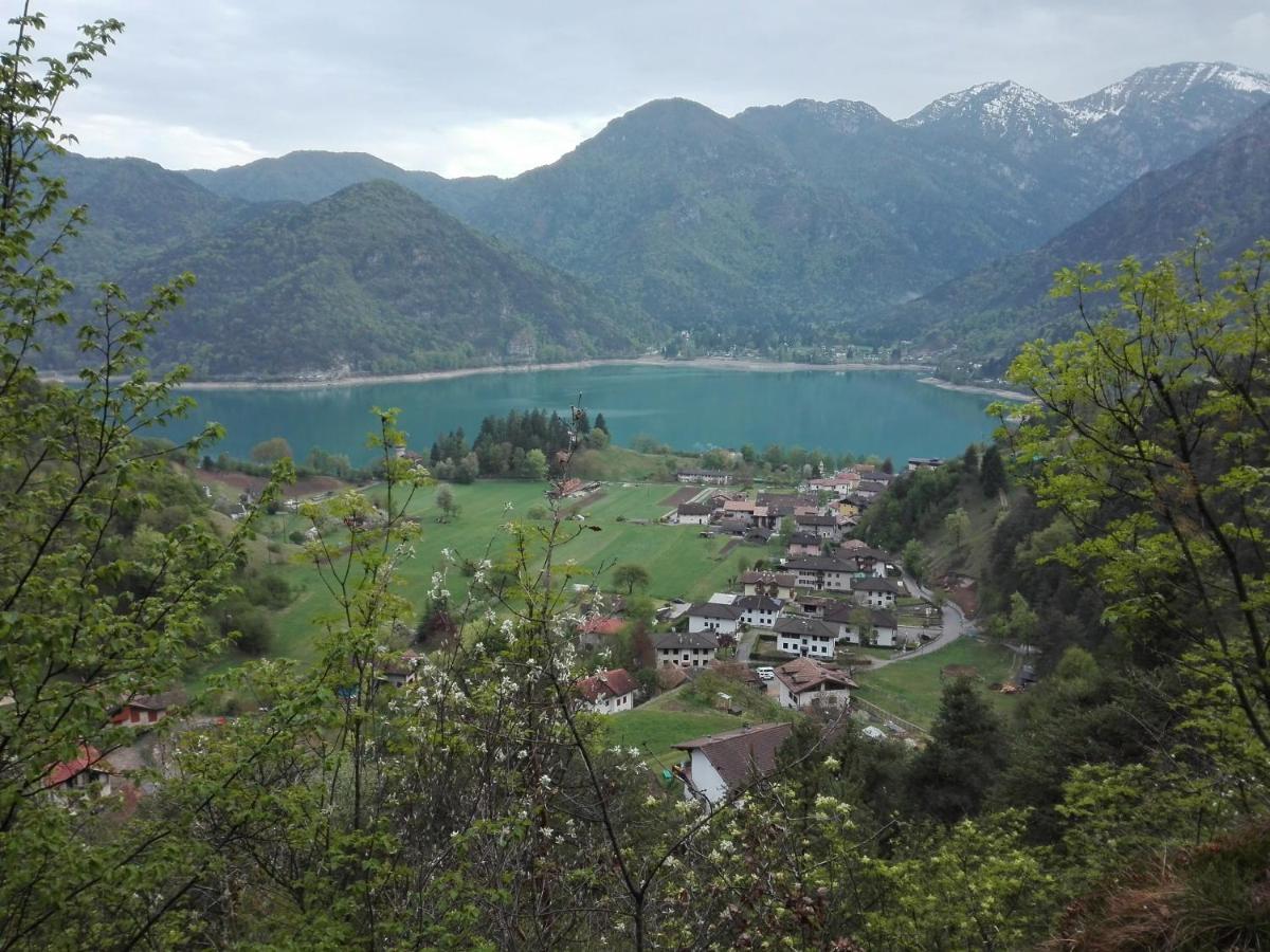Ca' Albano Apartment Mezzolago Bagian luar foto