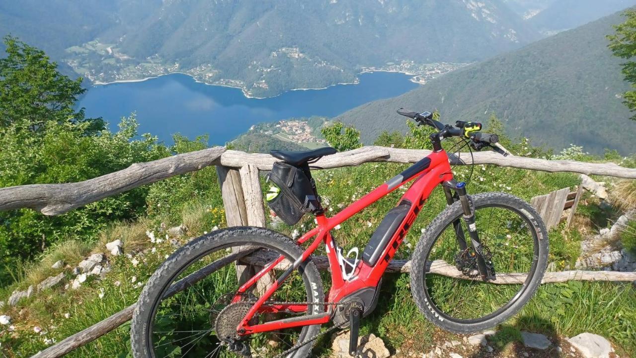 Ca' Albano Apartment Mezzolago Bagian luar foto